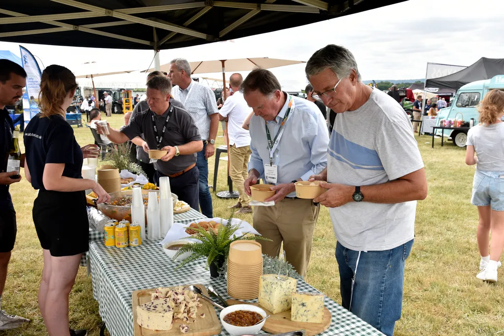 Networking Breakfast & Luncheon